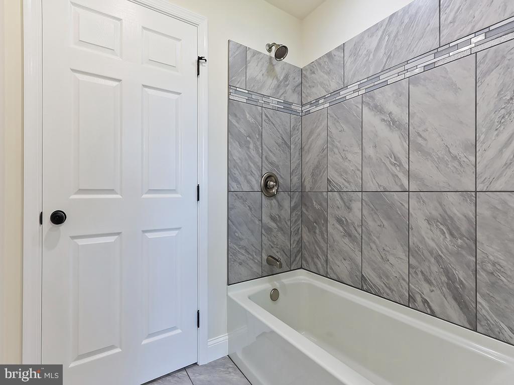 APPLEBACHSVILLE - Residential