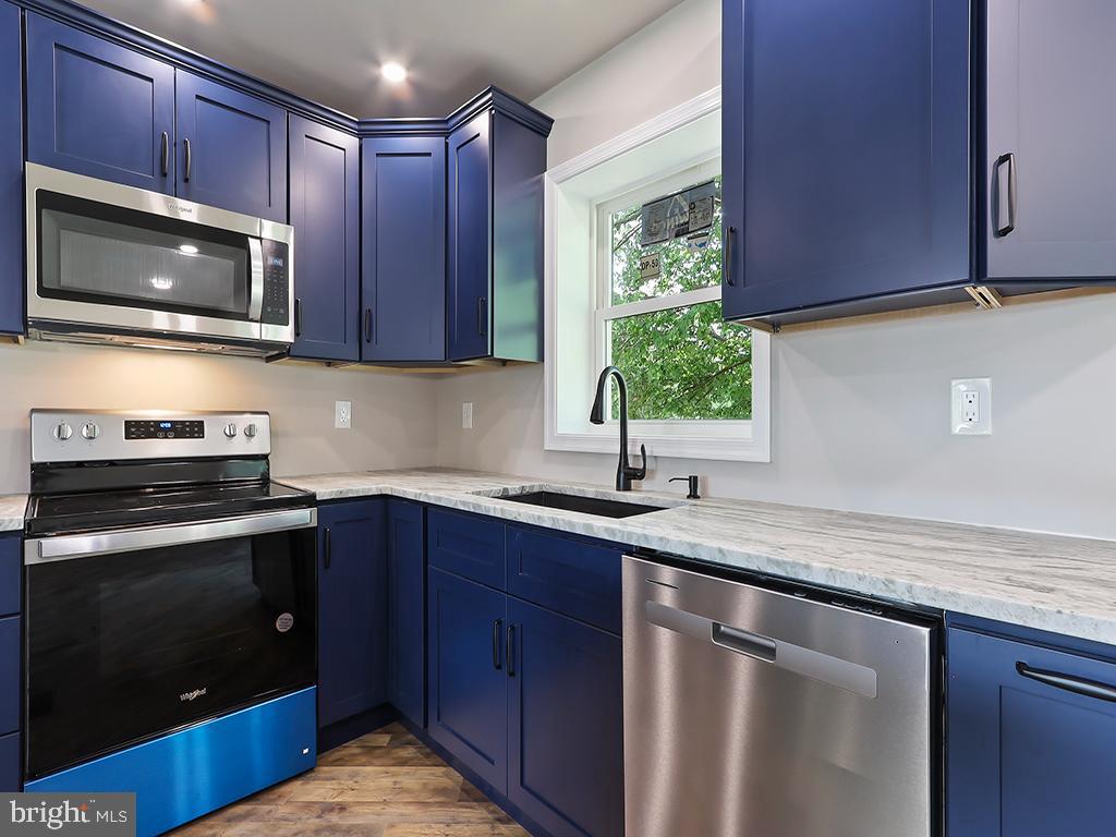 APPLEBACHSVILLE - Residential