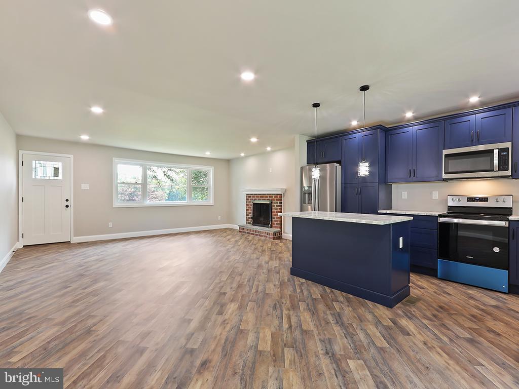 APPLEBACHSVILLE - Residential