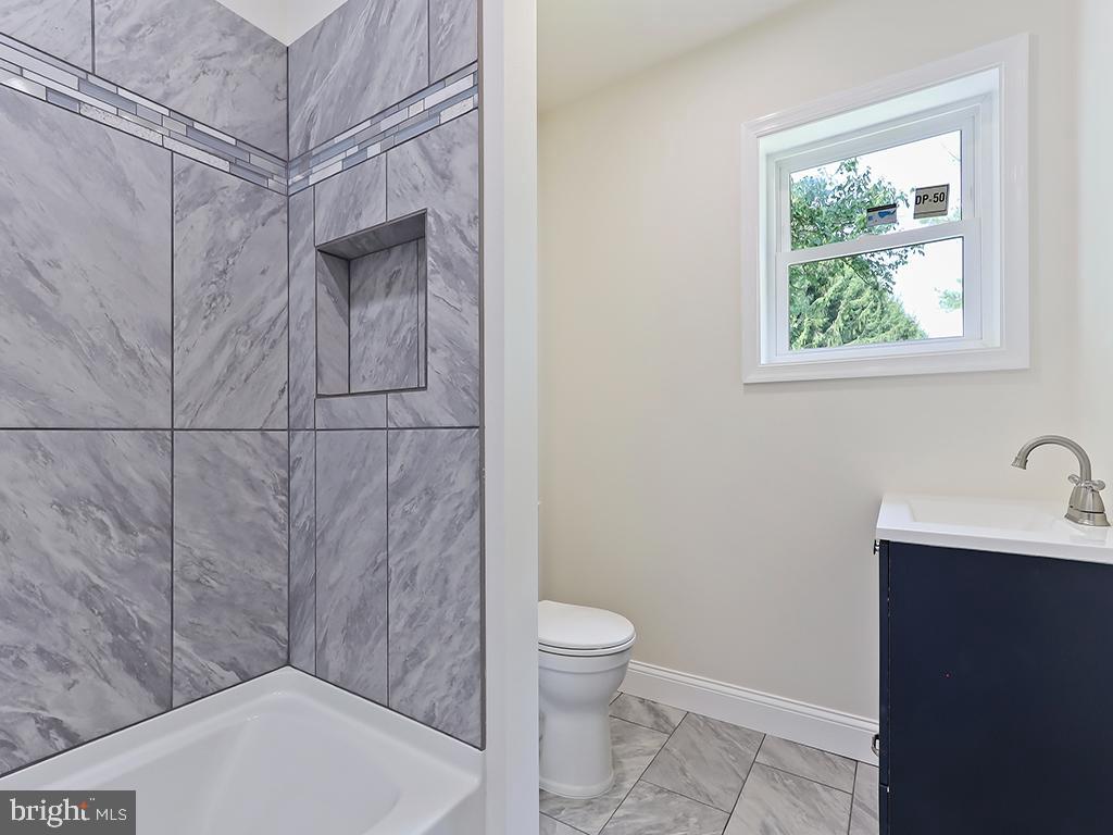 APPLEBACHSVILLE - Residential