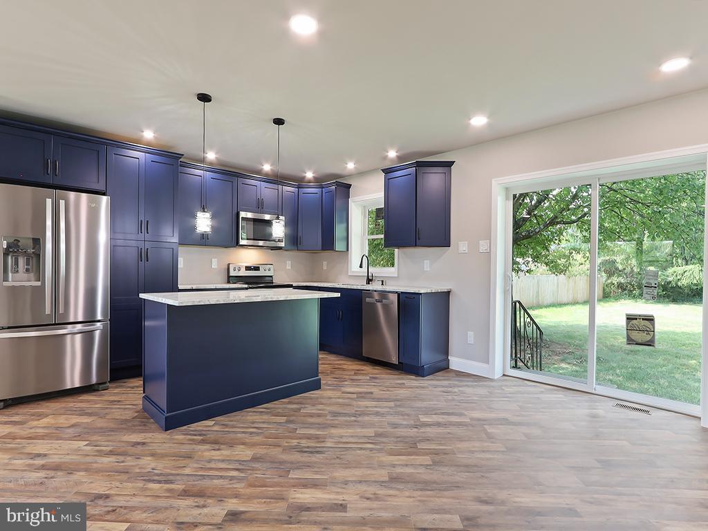 APPLEBACHSVILLE - Residential