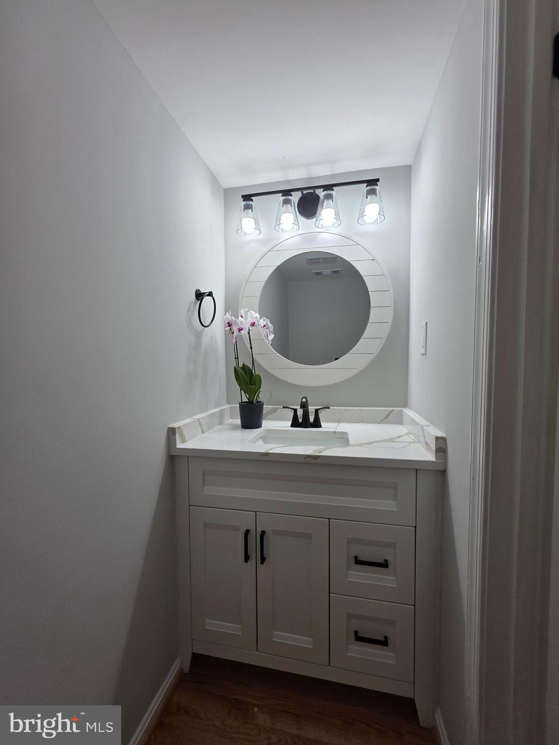 PARK SQUARE - IND HEAD - Residential