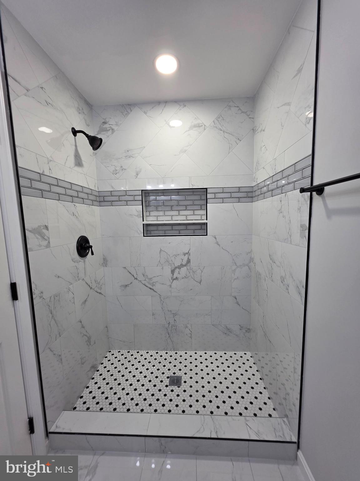 PARK SQUARE - IND HEAD - Residential