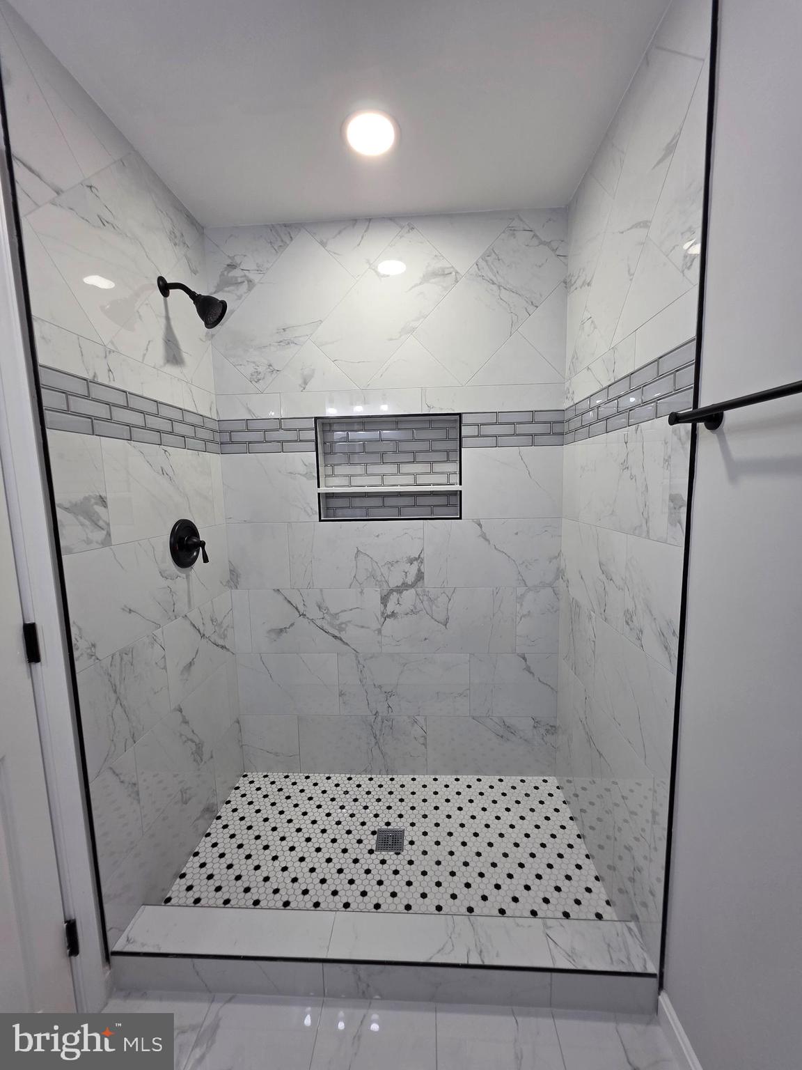 PARK SQUARE - IND HEAD - Residential