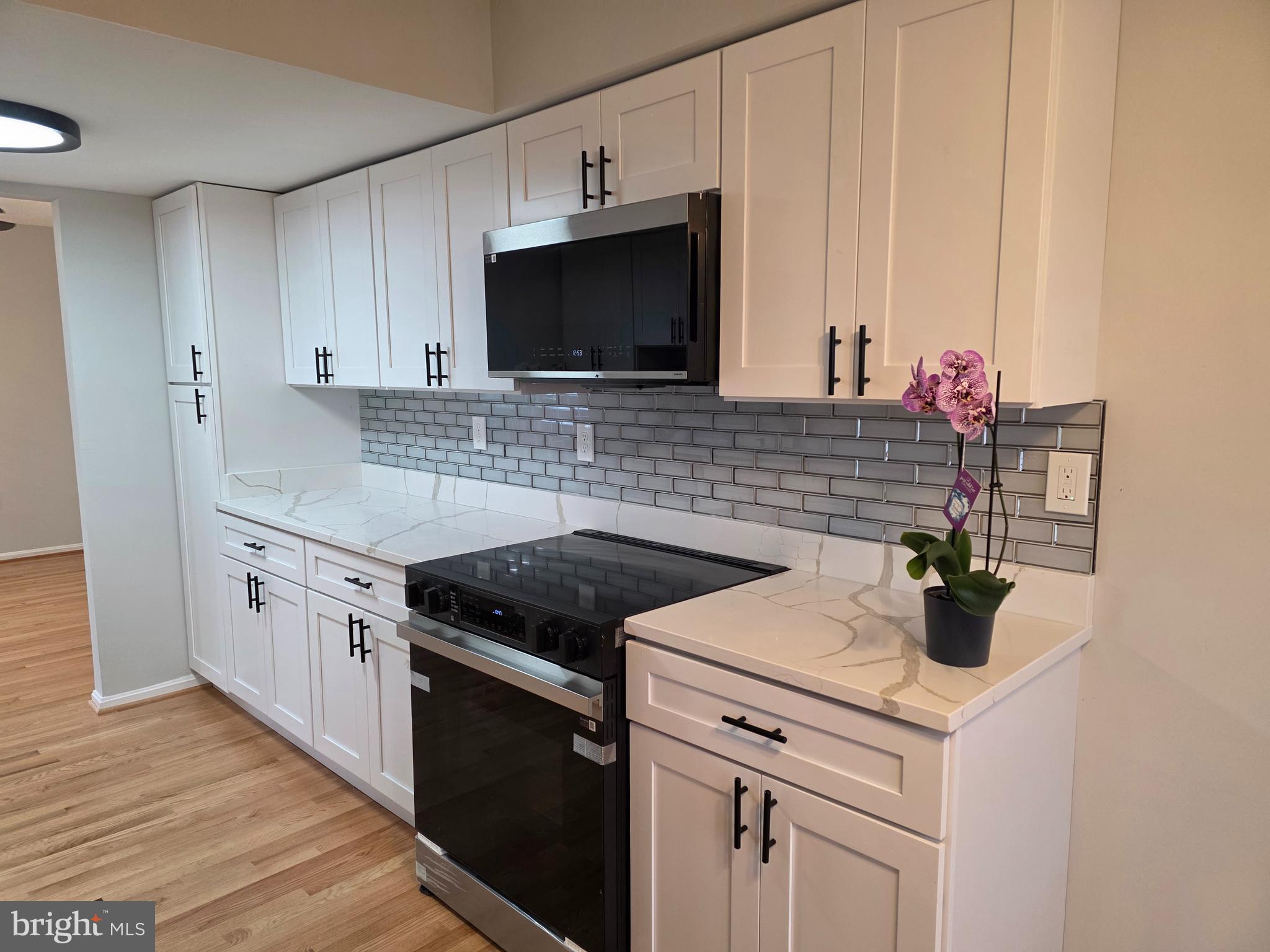 PARK SQUARE - IND HEAD - Residential