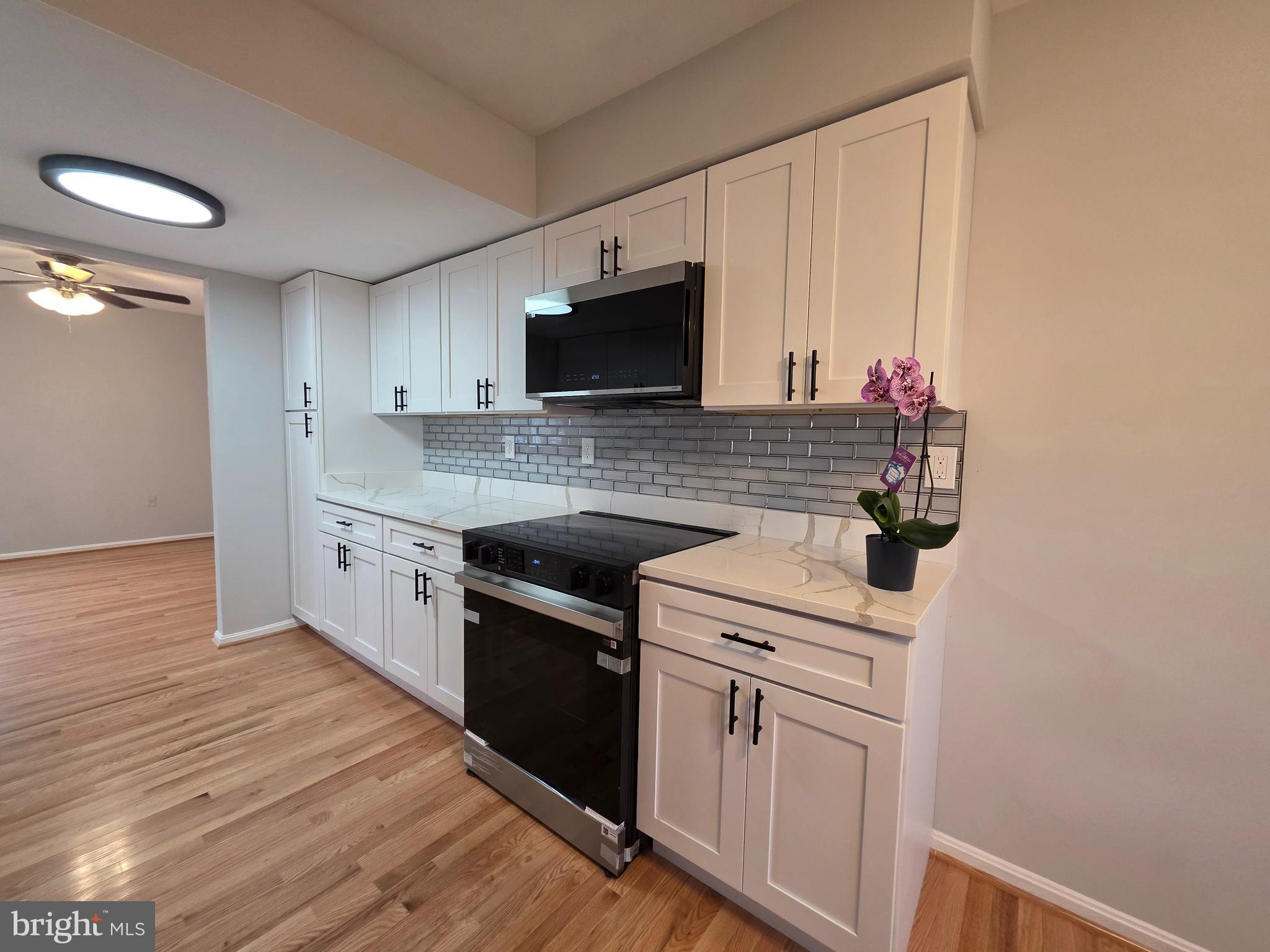 PARK SQUARE - IND HEAD - Residential