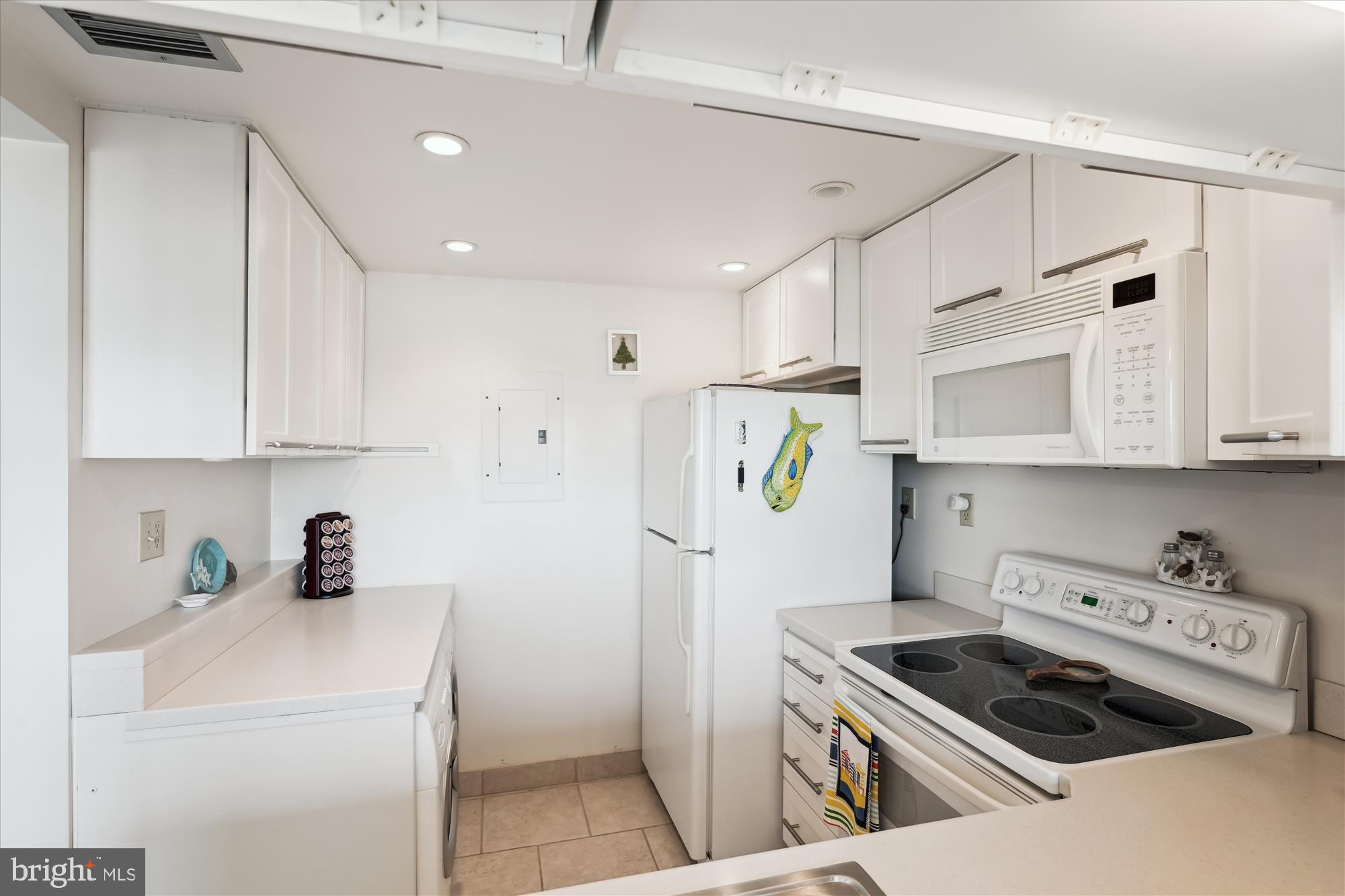 SEA COLONY EAST - Residential