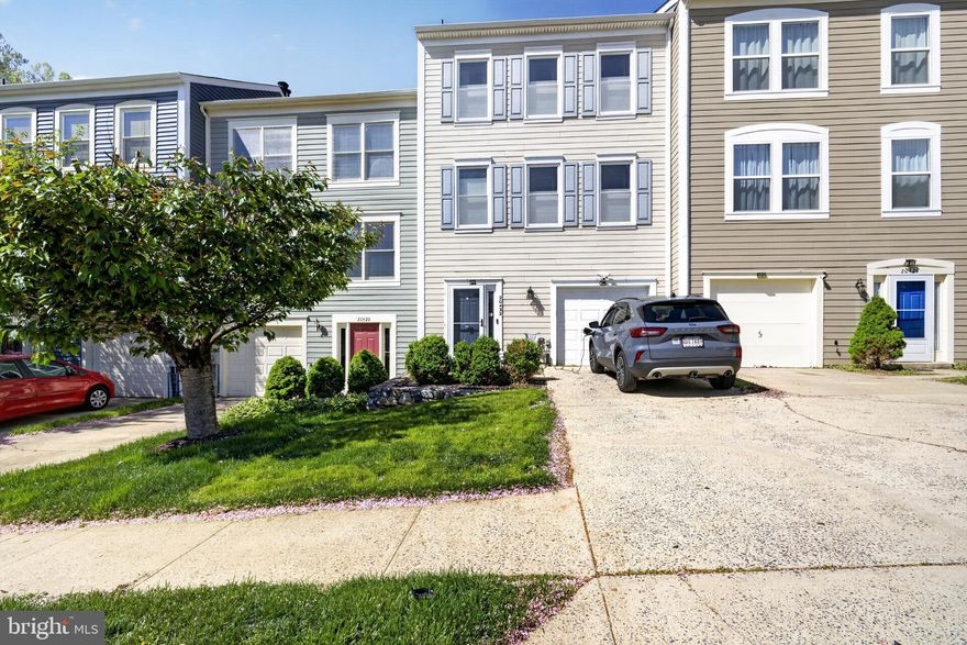 Townhome located in Germantown featuring 3 bedrooms and 2.5 baths with an open floor plan. The main level offers convenient entry from the lower level, providing flexible living space and layout options.

The home includes a rear deck and backyard area. Interior offers an opportunity for updates and personalization.

Community amenities include a pool and additional recreational features. Conveniently located near shopping, dining, and major commuter routes.