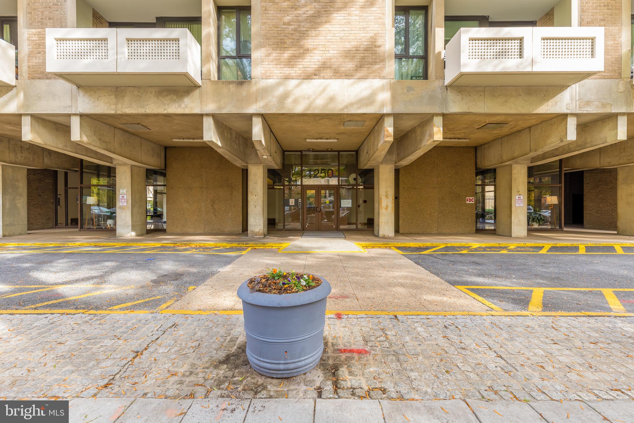 1250 4TH STREET SW W214