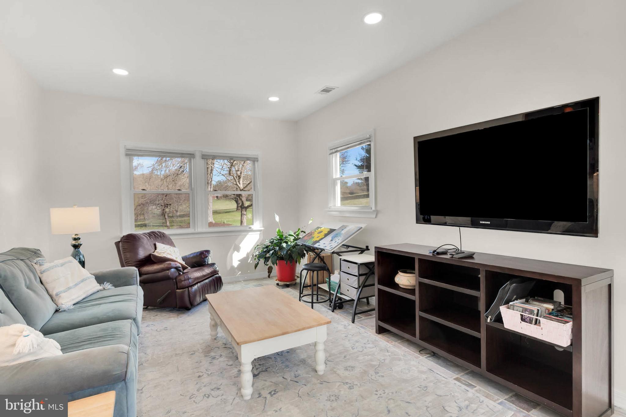 PINE RIDGE FARMS - Residential