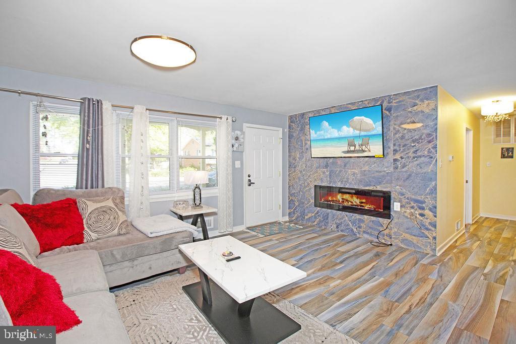 LAKE RIDGE - Residential Lease