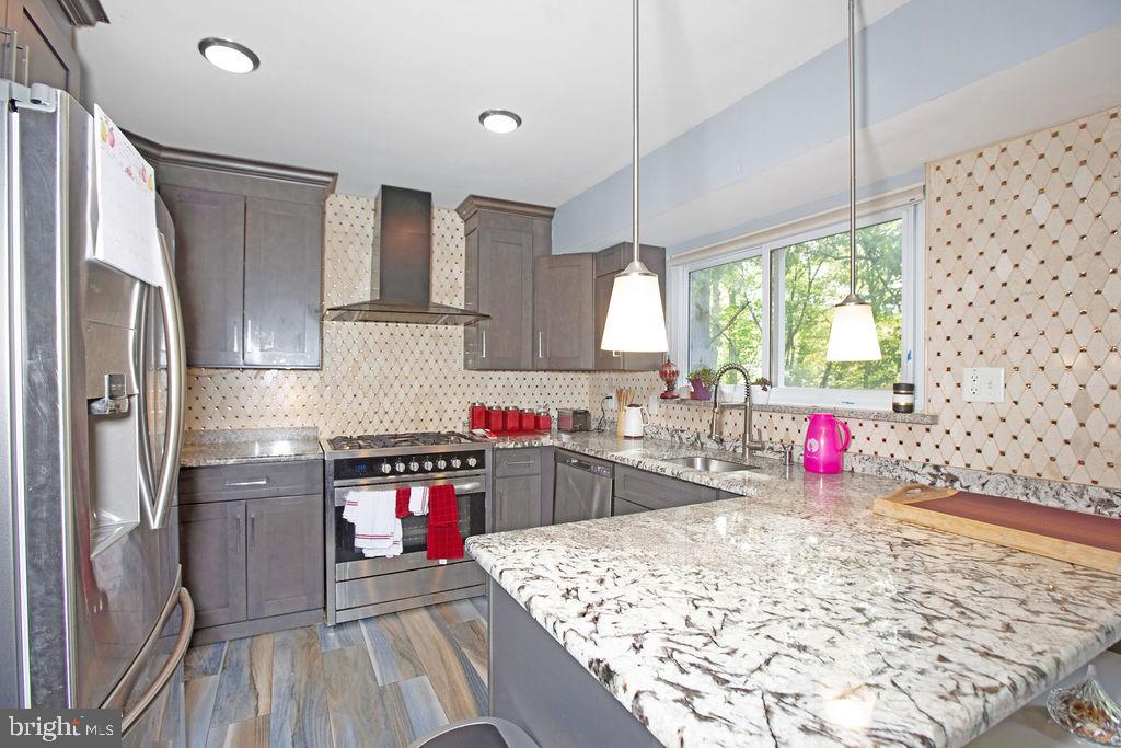 LAKE RIDGE - Residential Lease