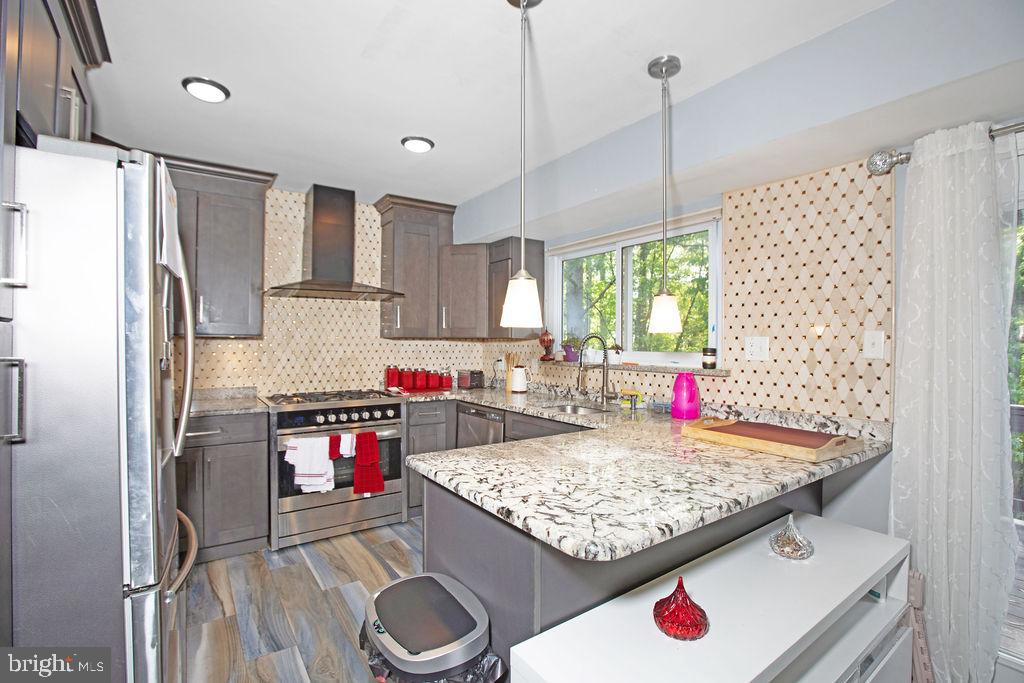 LAKE RIDGE - Residential Lease