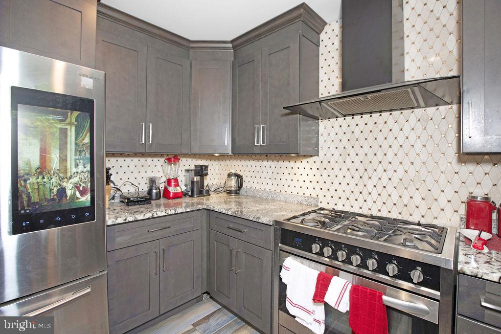 LAKE RIDGE - Residential Lease