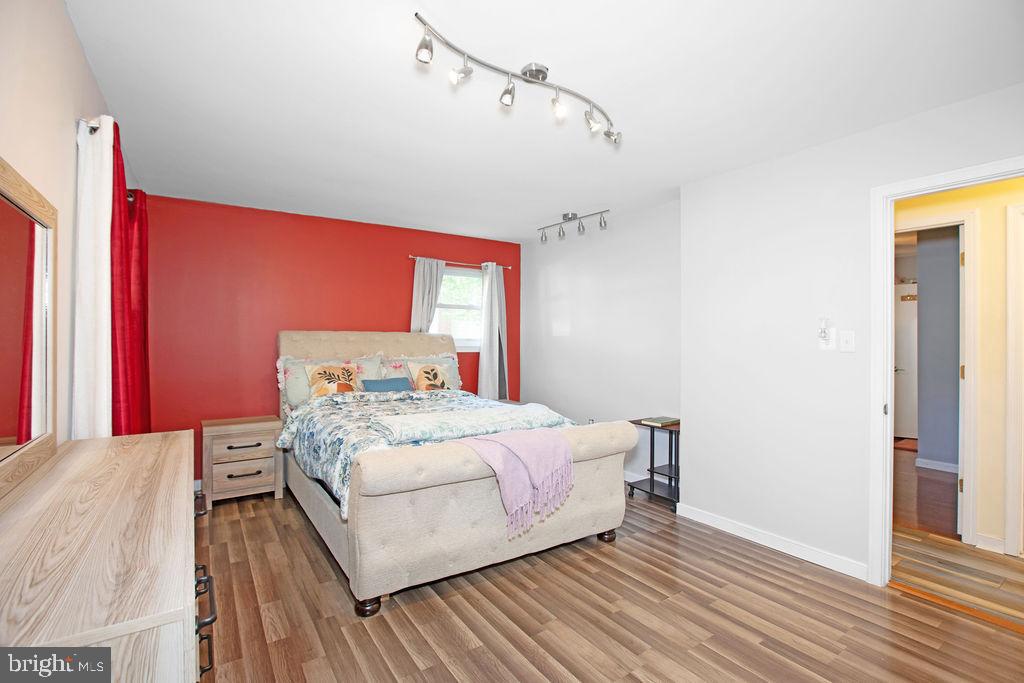 LAKE RIDGE - Residential Lease