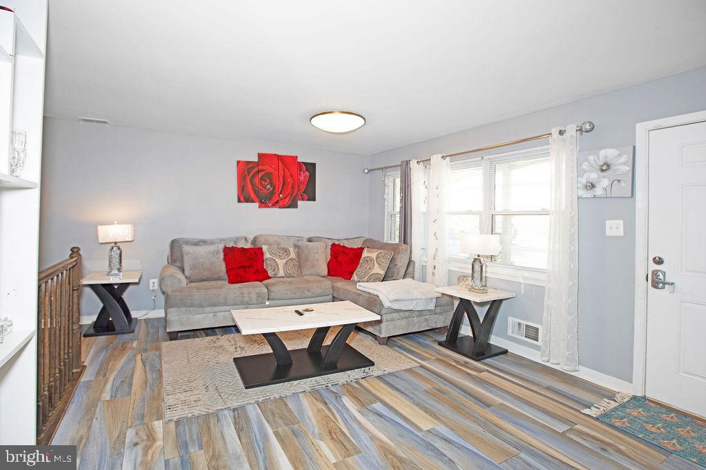 LAKE RIDGE - Residential Lease