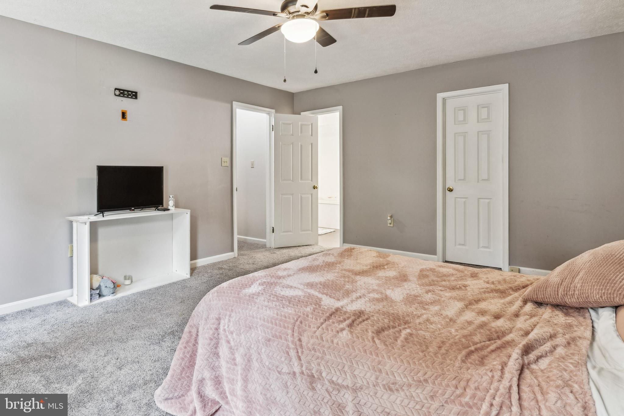 AVON CREST - Residential