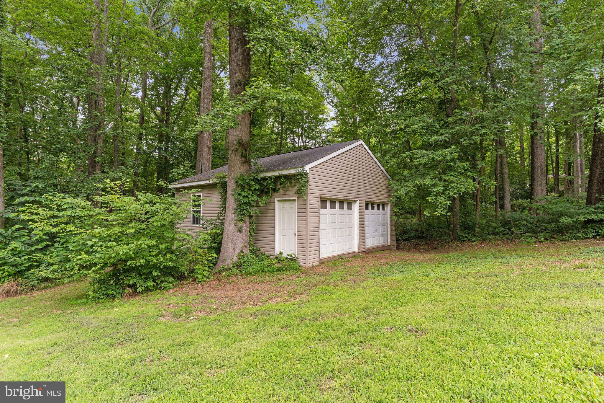 AVON CREST - Residential