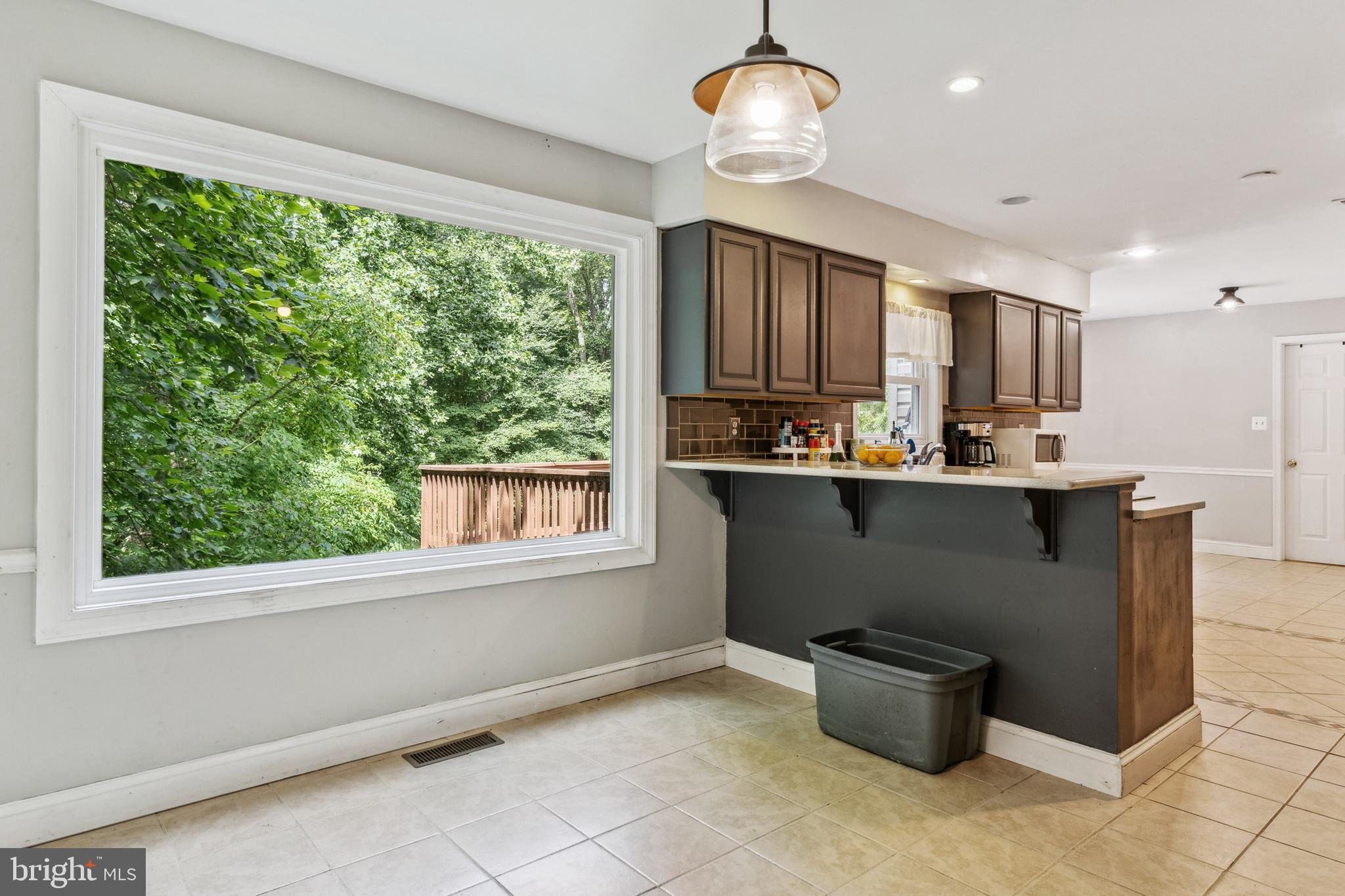 AVON CREST - Residential