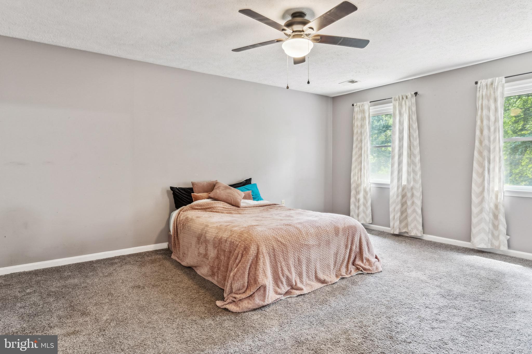 AVON CREST - Residential