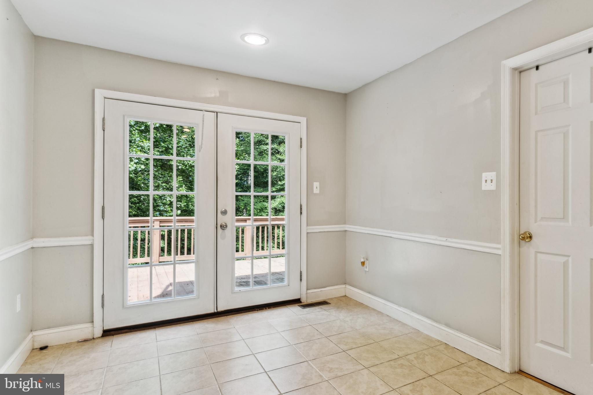 AVON CREST - Residential