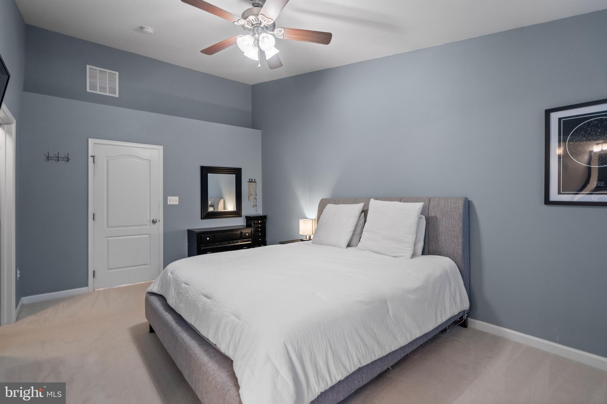 LOUDOUN VALLEY ESTATES 2 - Residential