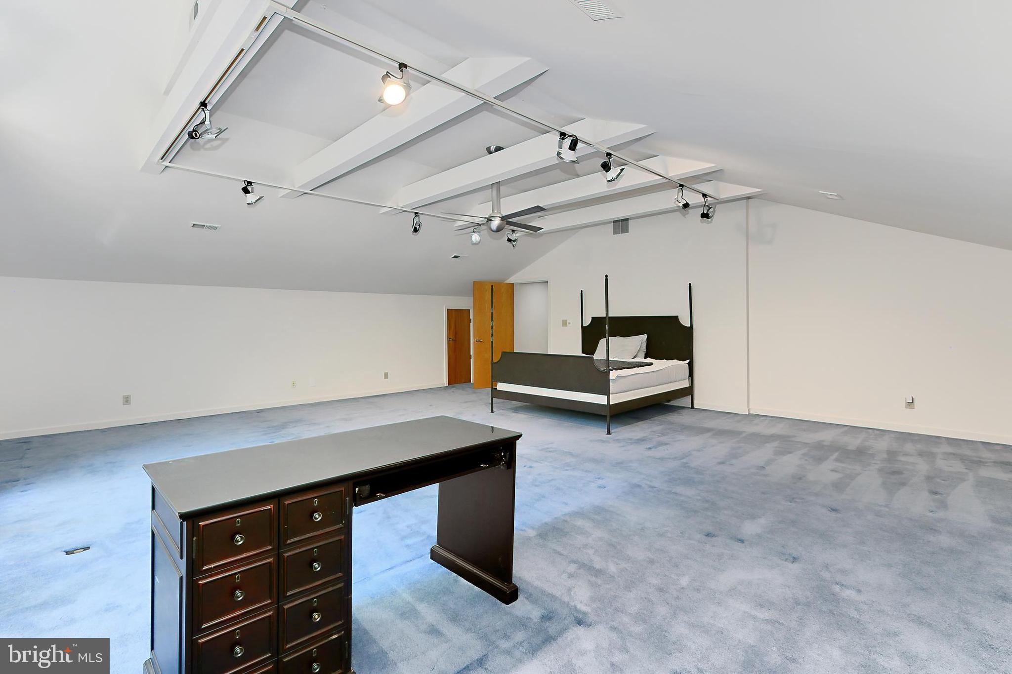 CLIFTON NORTH - Residential