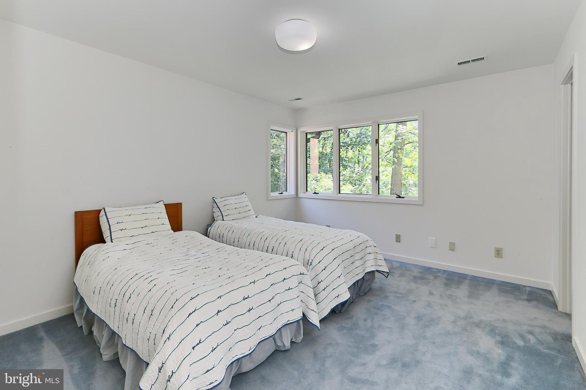 CLIFTON NORTH - Residential