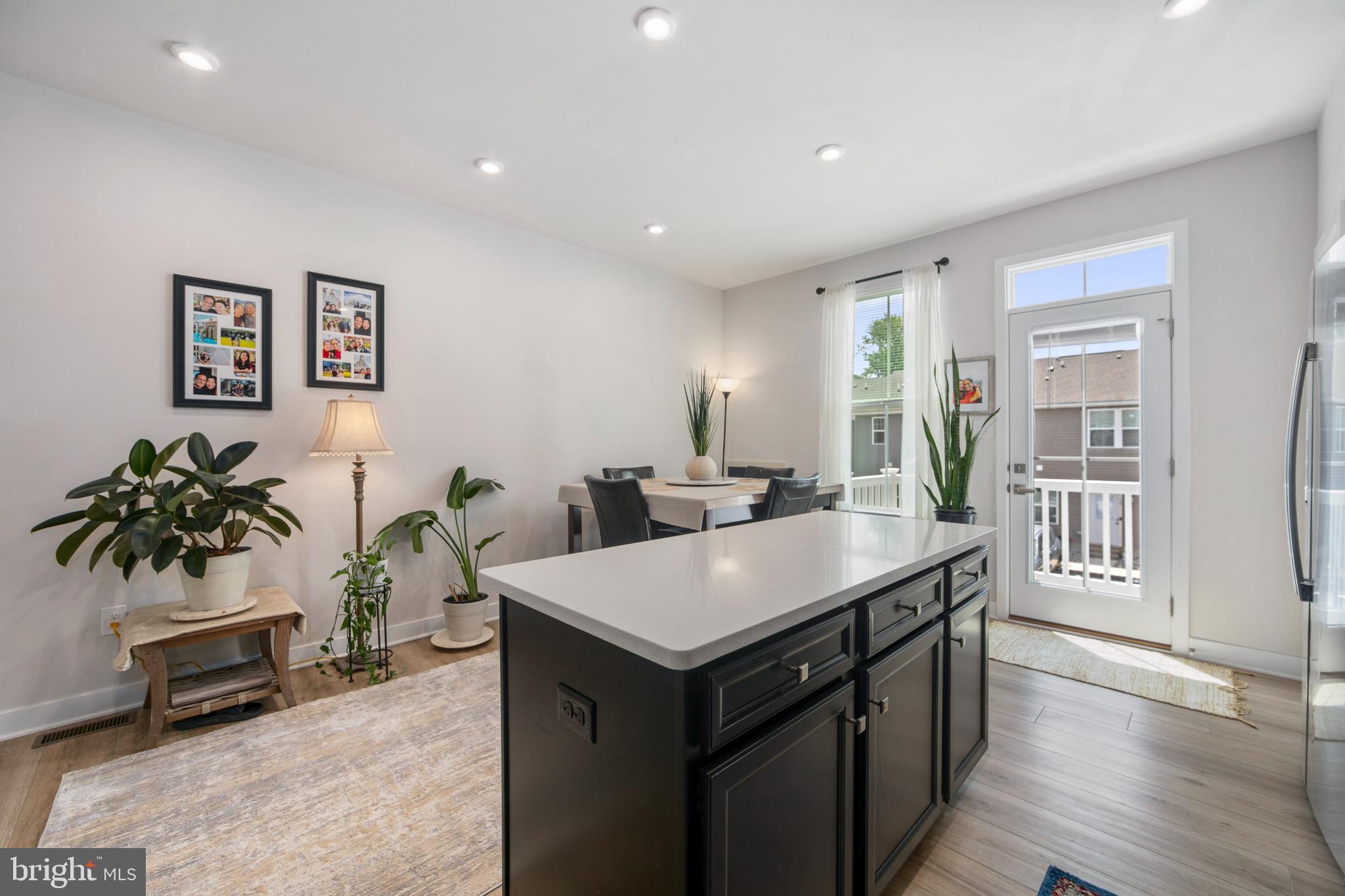 7 SIDNEY LANE
