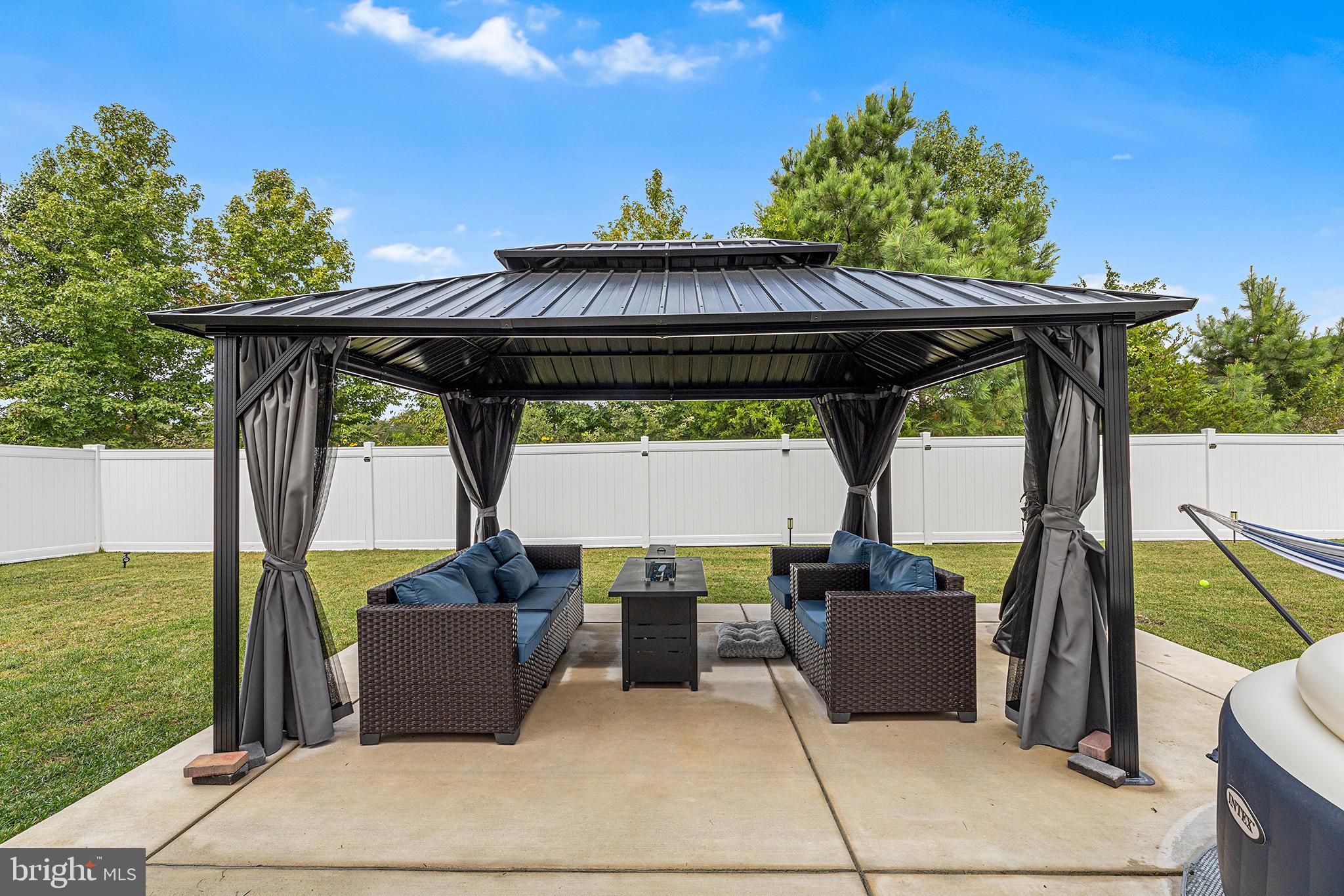 HERON POINT - Residential