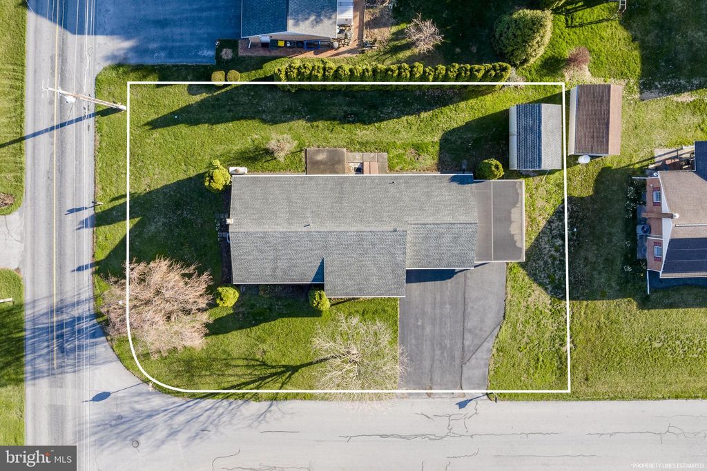 Photo of 205 Jennifer Lane, EPHRATA, PA 17522 (MLS # PALA2088206)