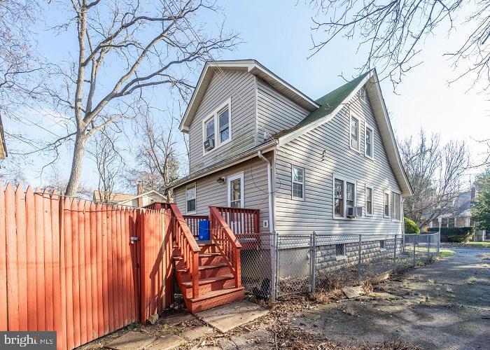 PIKESVILLE - Residential