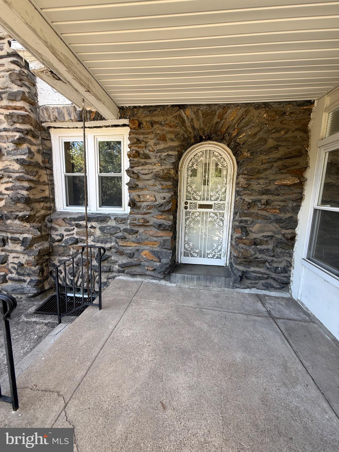 371 E CLIVEDEN STREET