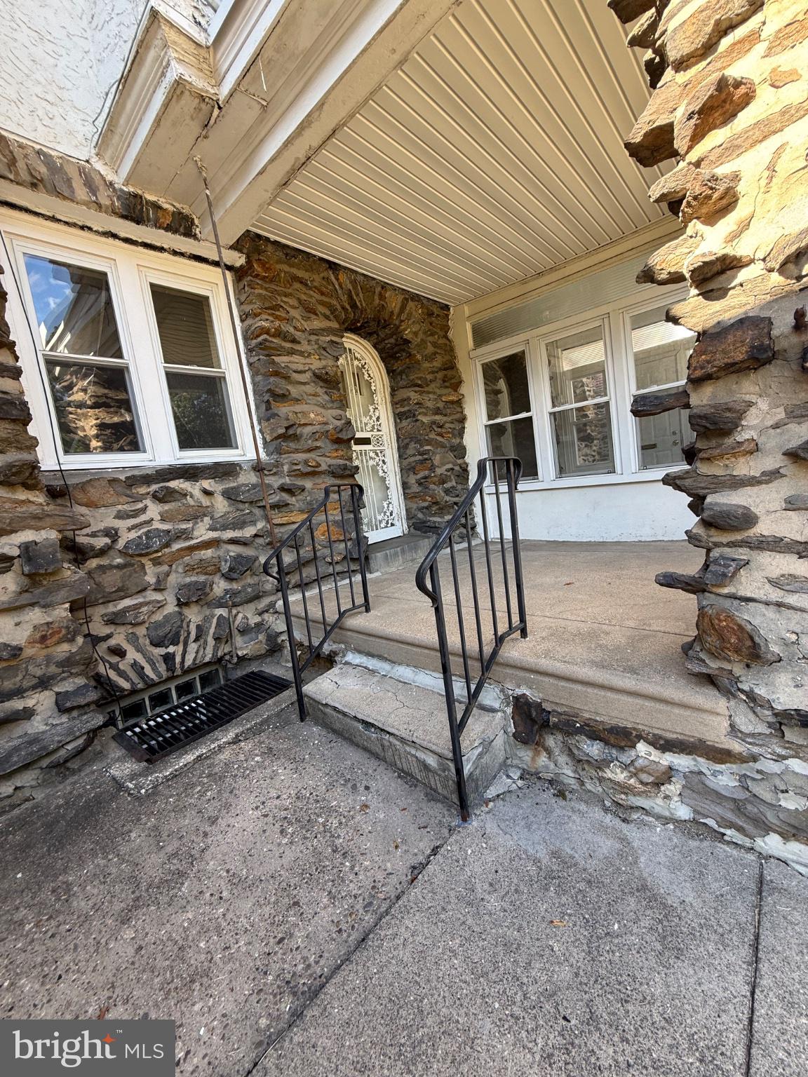 371 E CLIVEDEN STREET