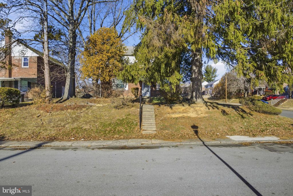 Photo of 1121 Chester Pike, CRUM LYNNE, PA 19022 (MLS # PADE2106570)