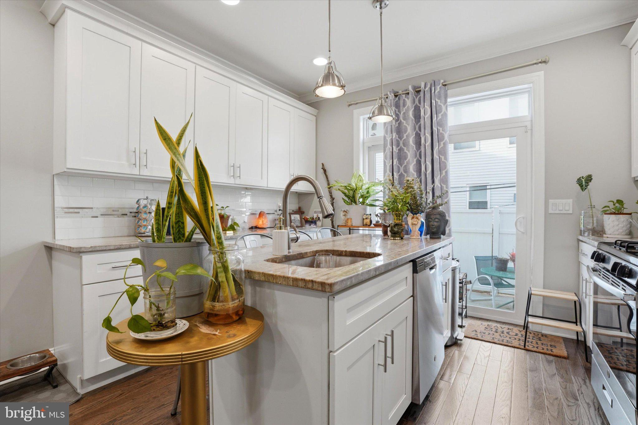 FRANCISVILLE - Residential