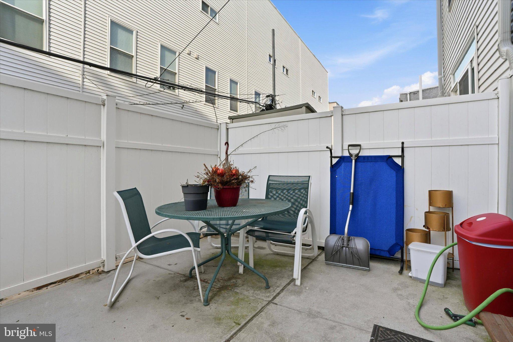 FRANCISVILLE - Residential