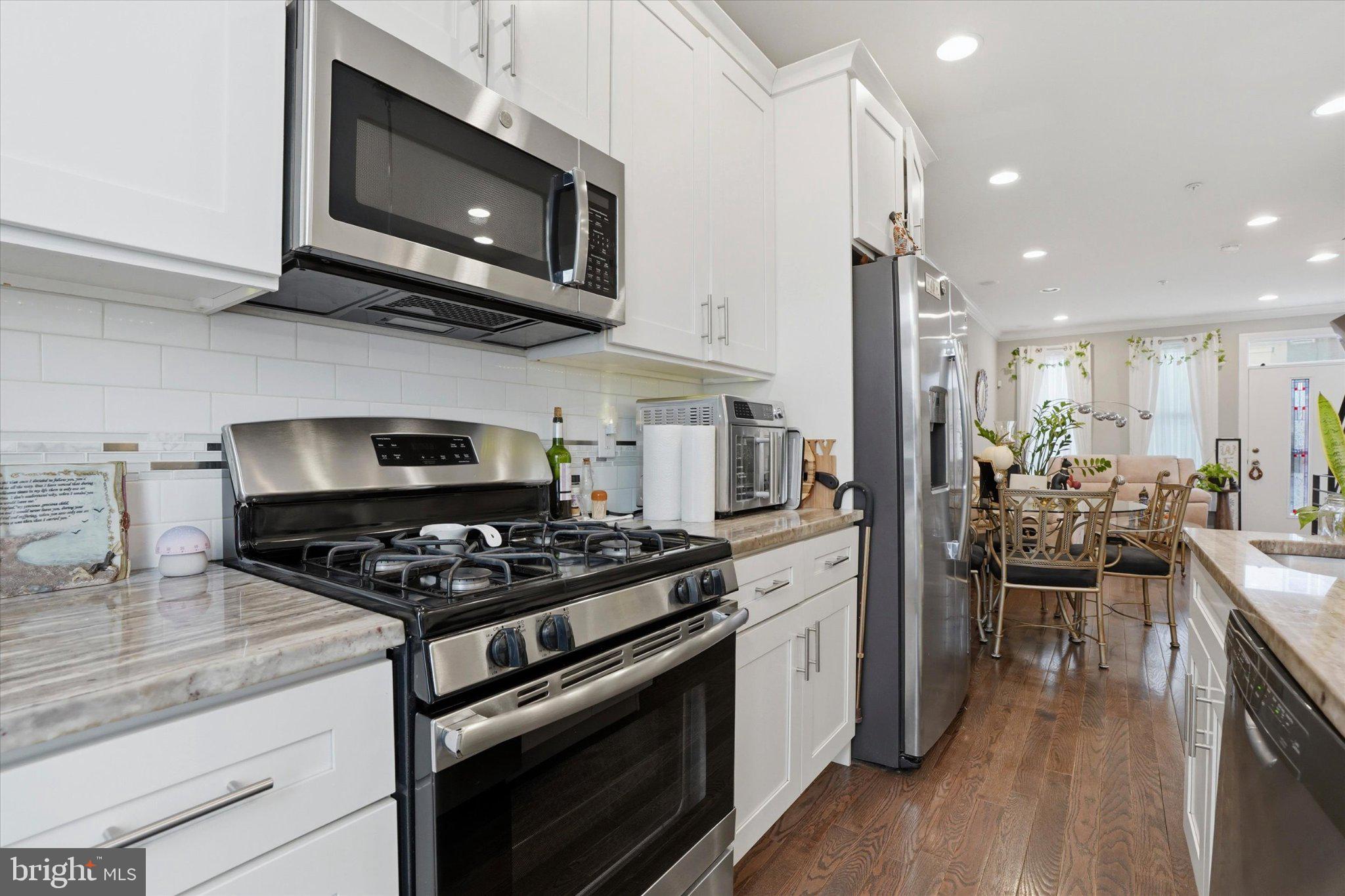 FRANCISVILLE - Residential