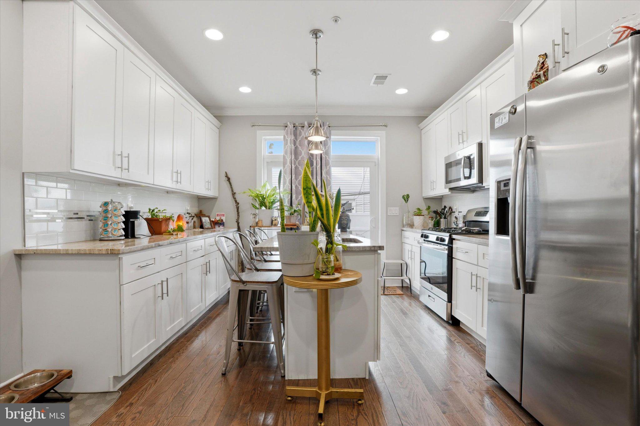 FRANCISVILLE - Residential