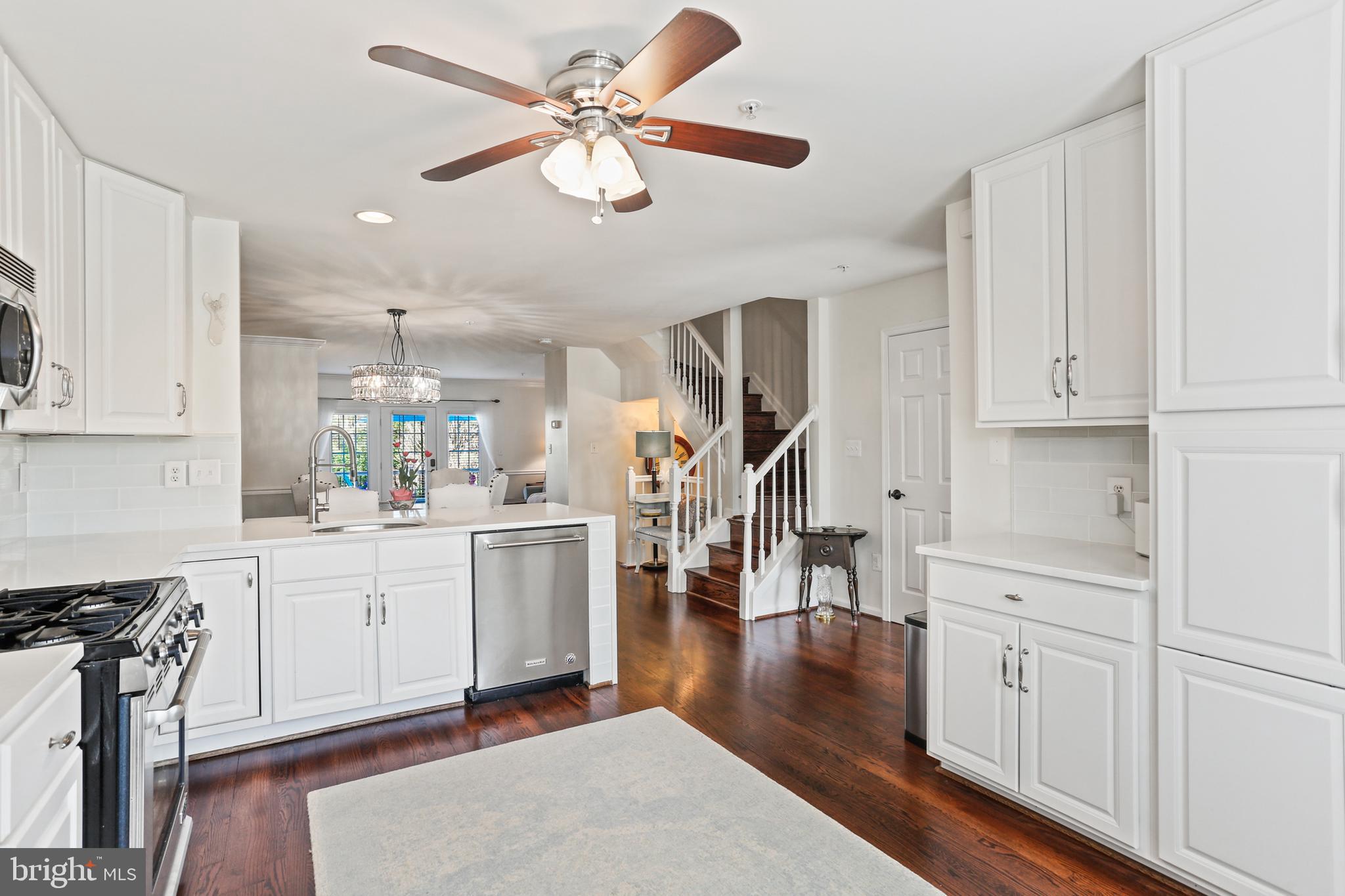 HUNTERS RUN - Residential