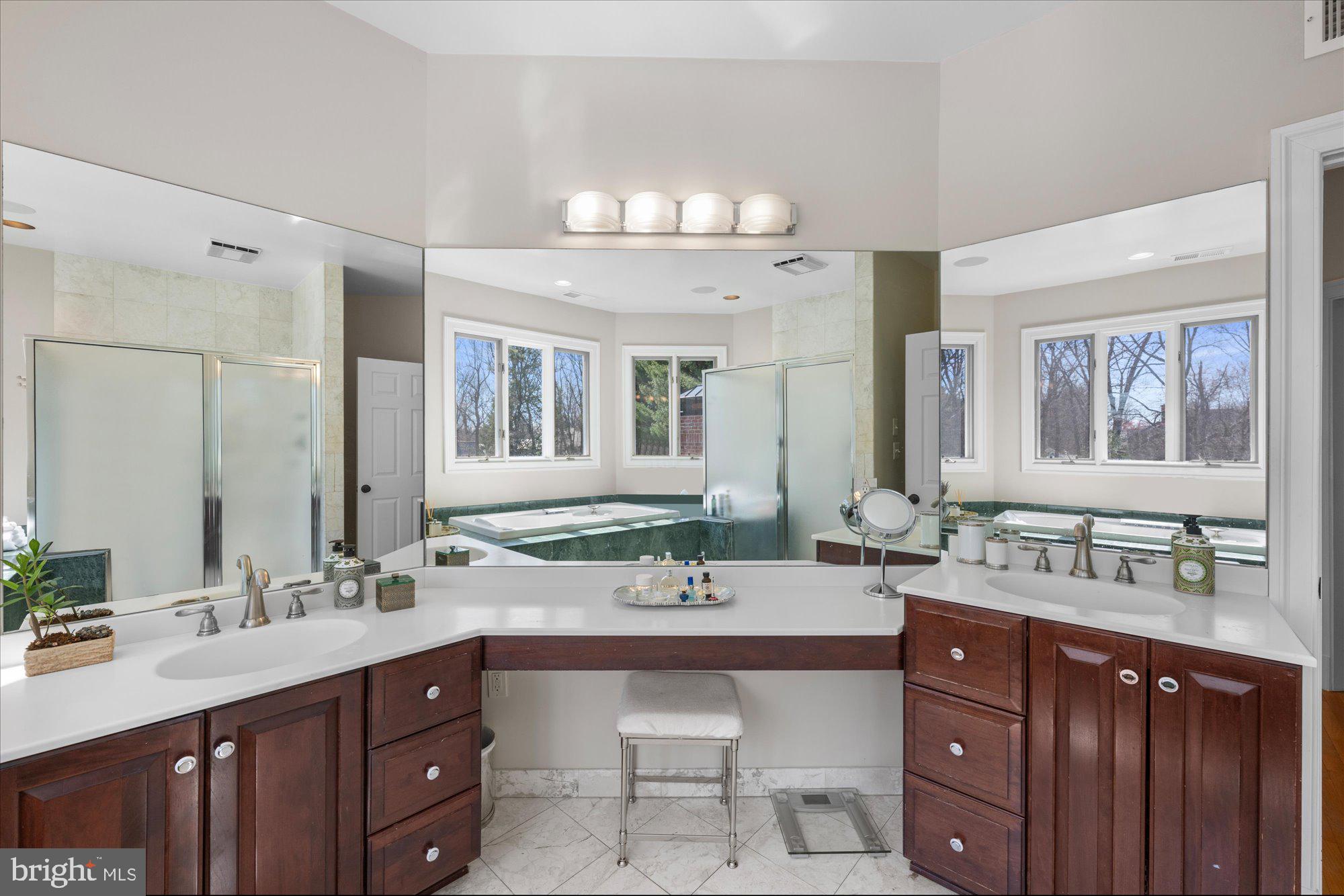 POTOMAC OUTSIDE - Residential