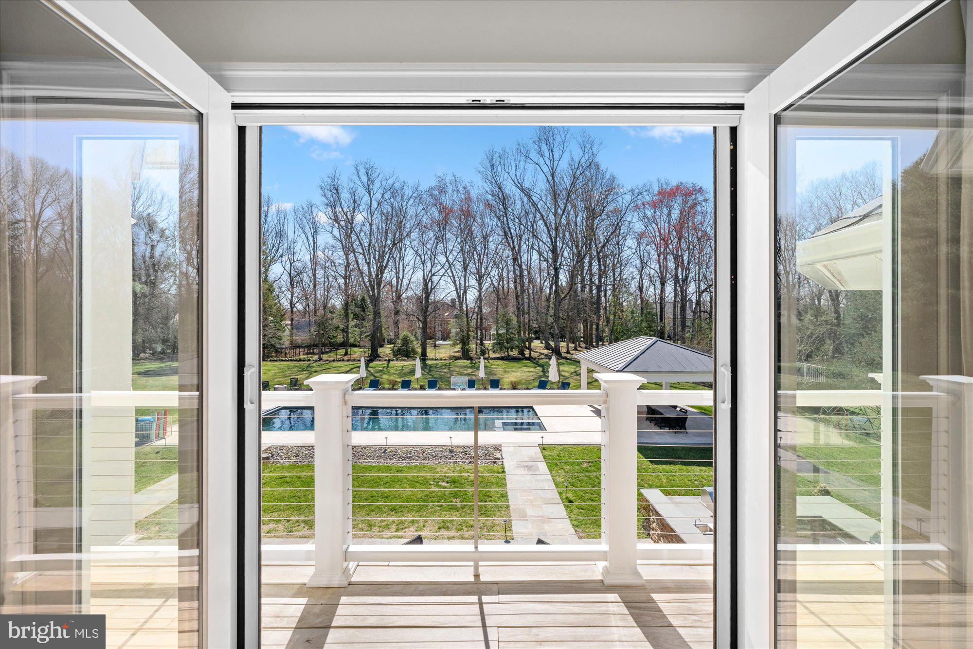 POTOMAC OUTSIDE - Residential
