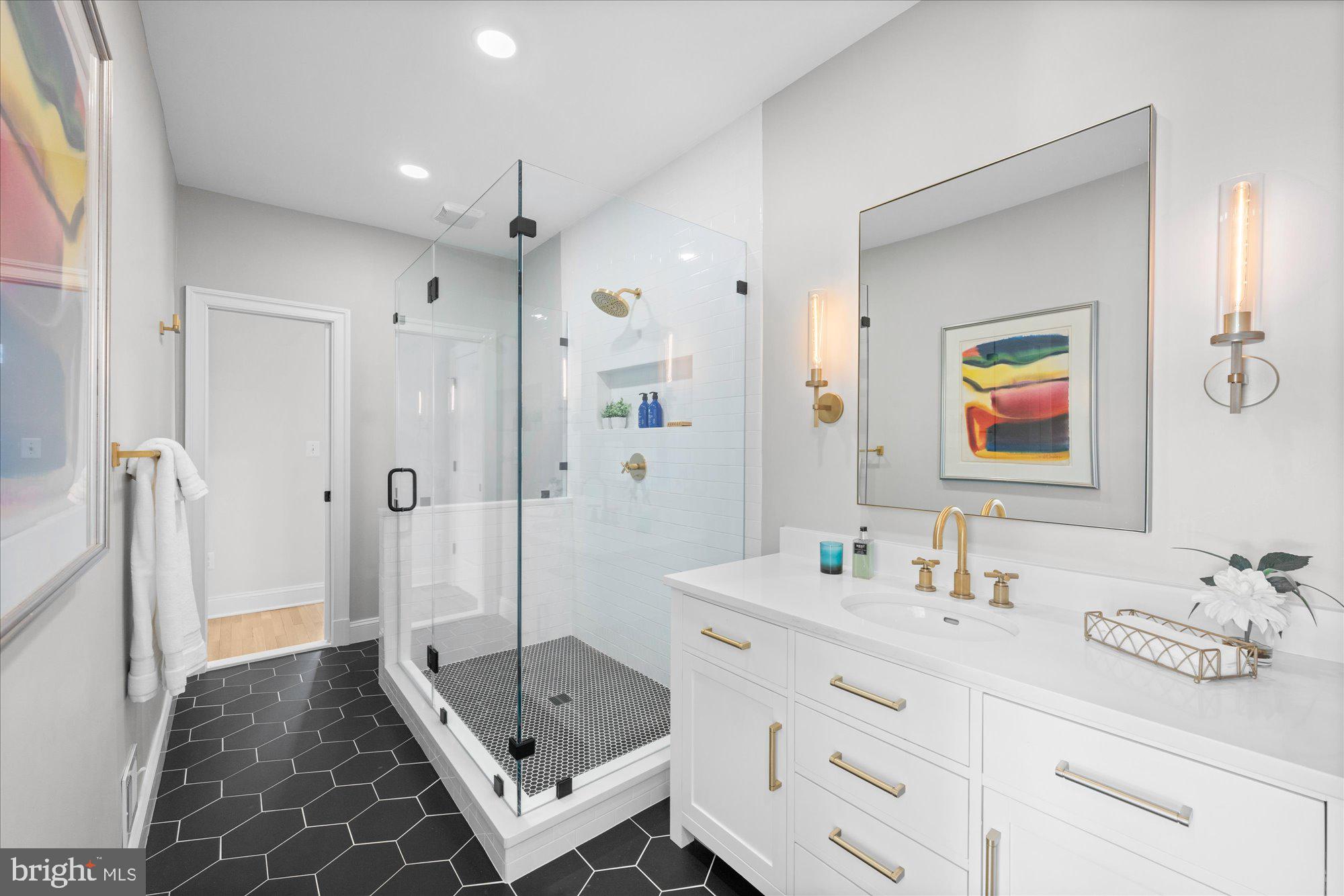 POTOMAC OUTSIDE - Residential