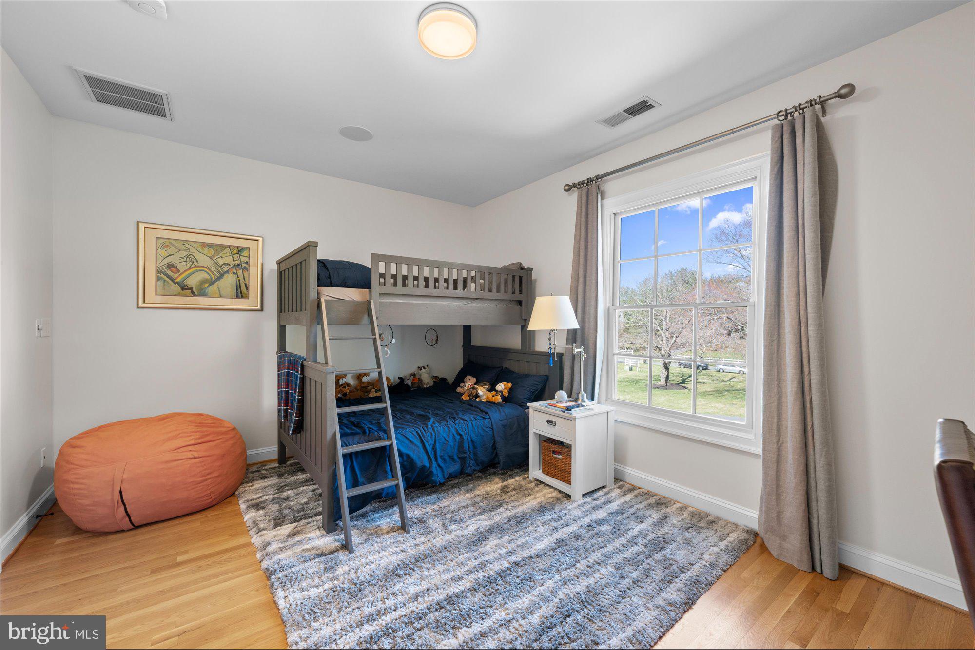 POTOMAC OUTSIDE - Residential