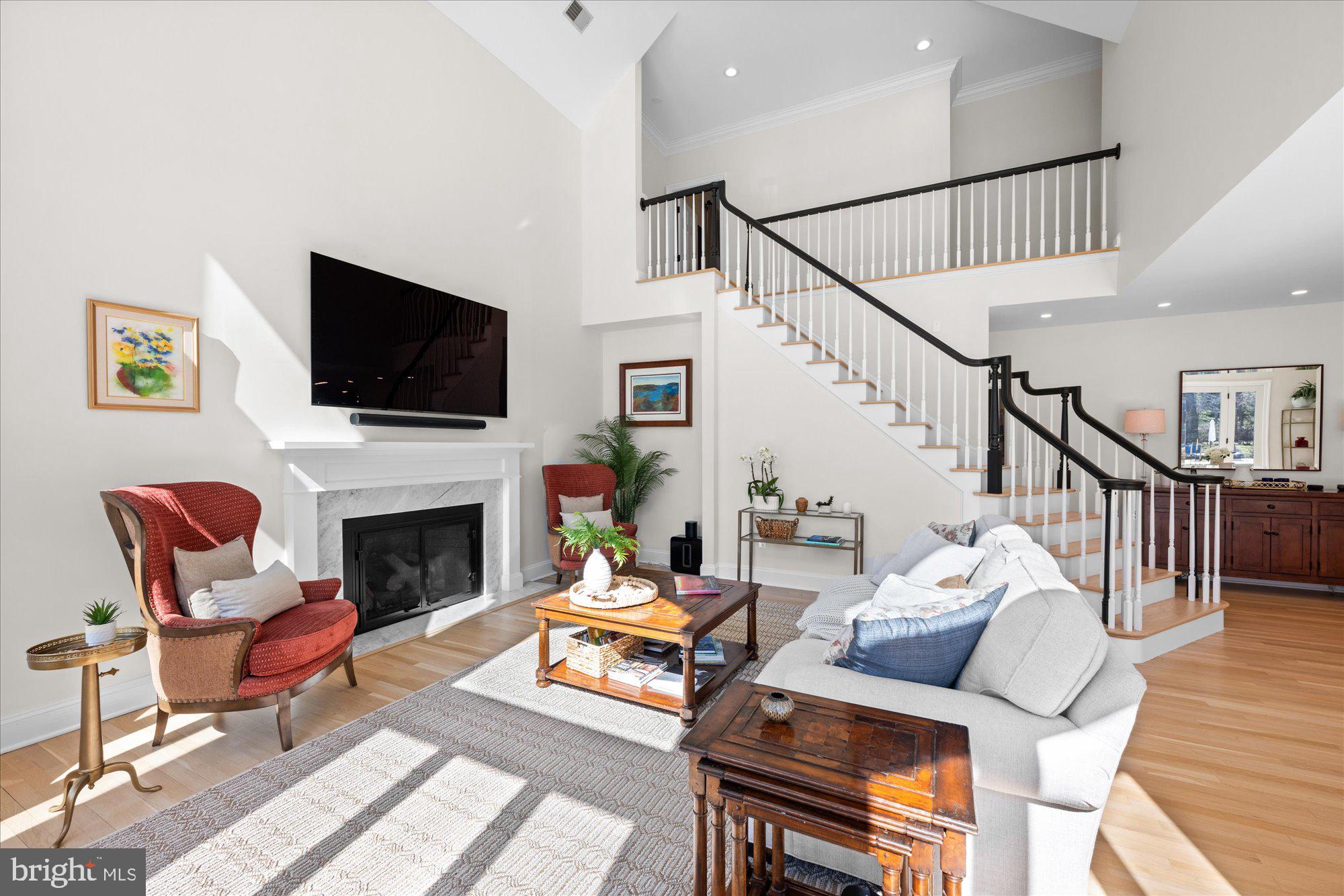 POTOMAC OUTSIDE - Residential