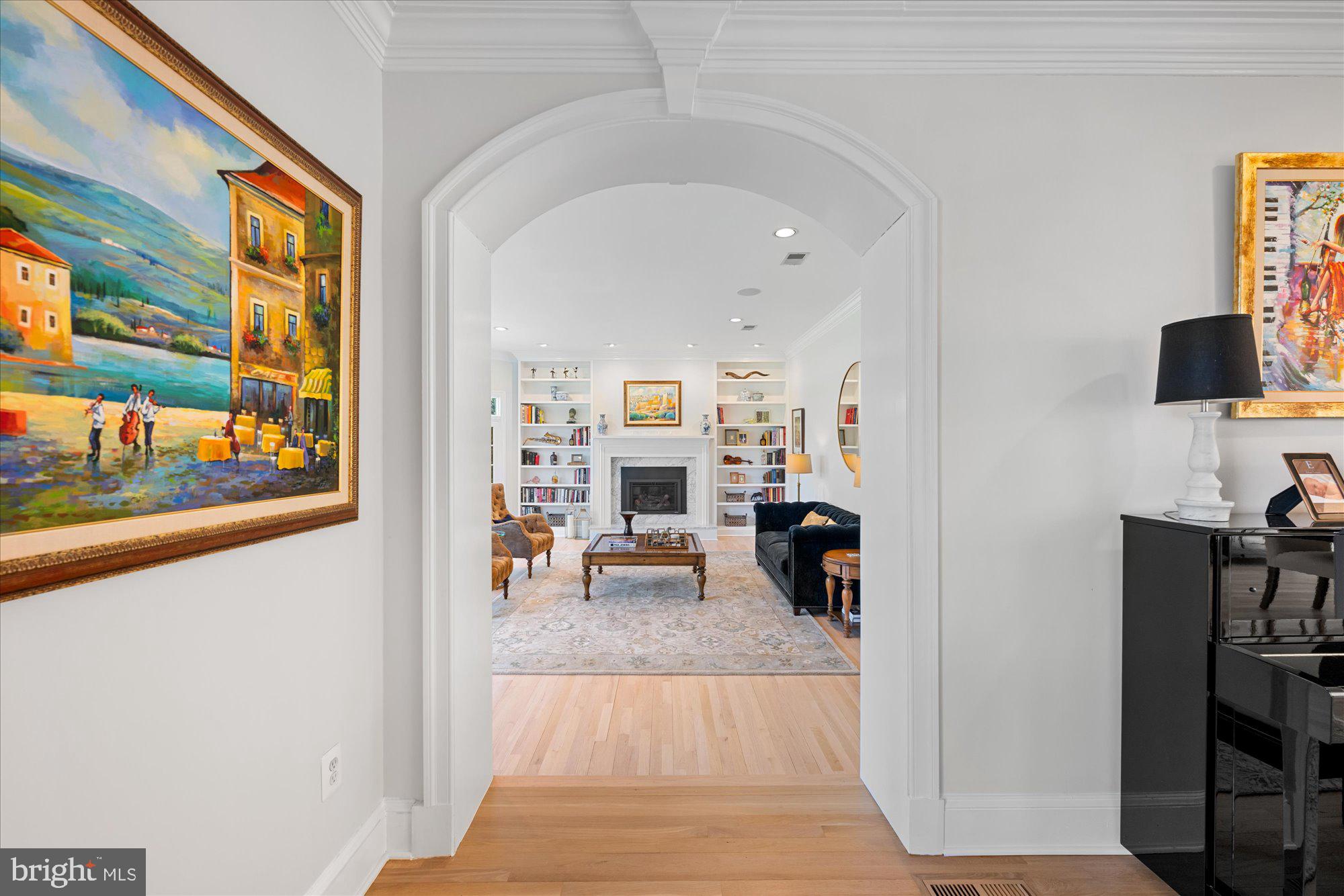 POTOMAC OUTSIDE - Residential