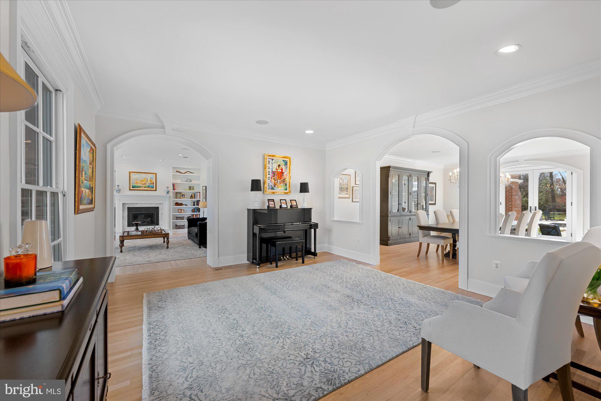 POTOMAC OUTSIDE - Residential