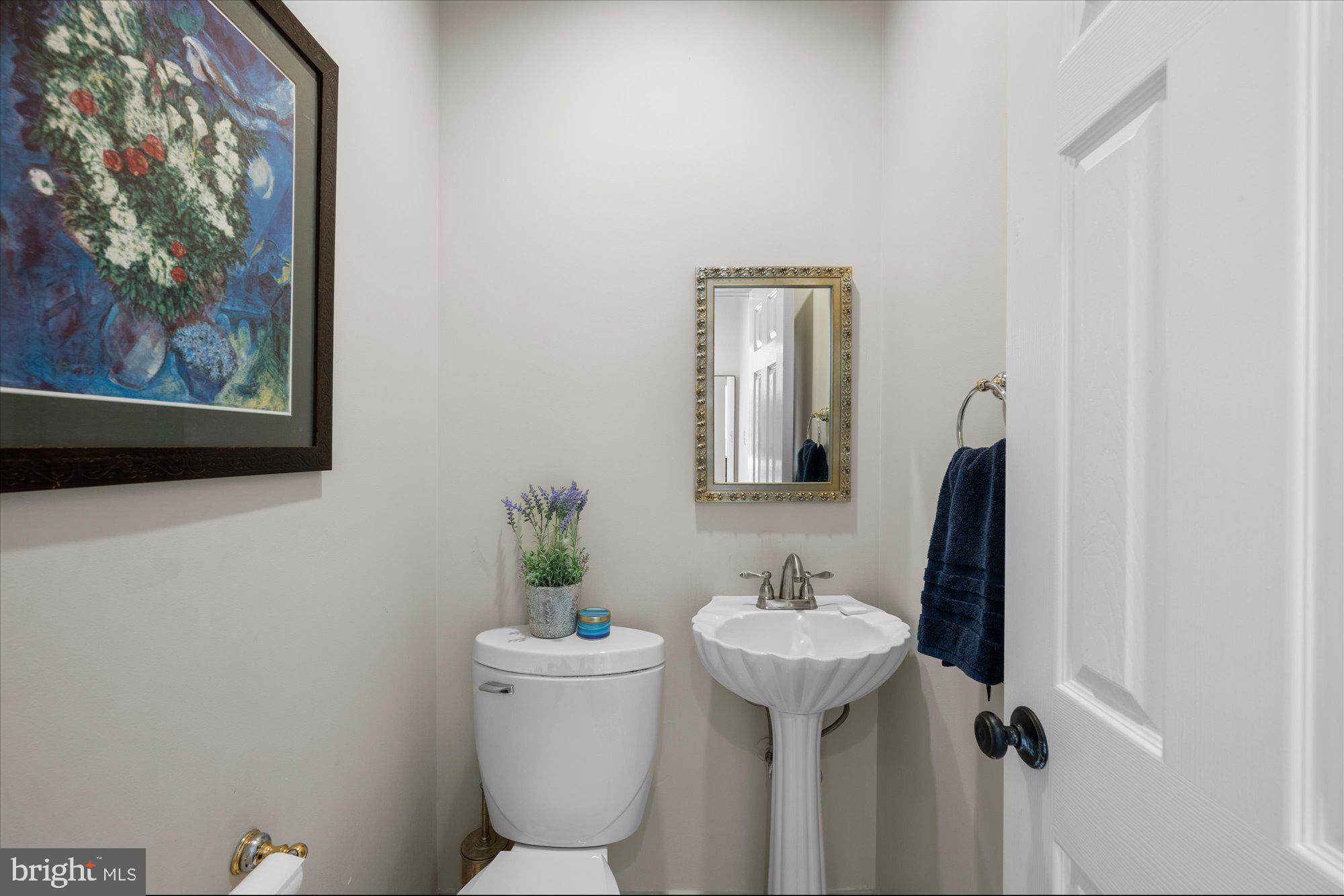 POTOMAC OUTSIDE - Residential