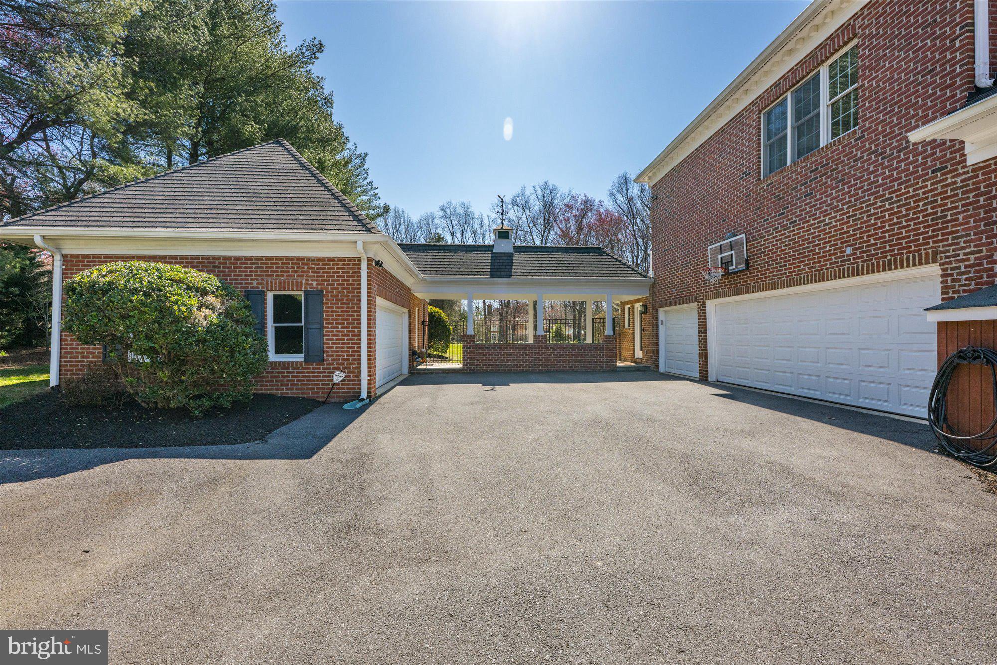 POTOMAC OUTSIDE - Residential