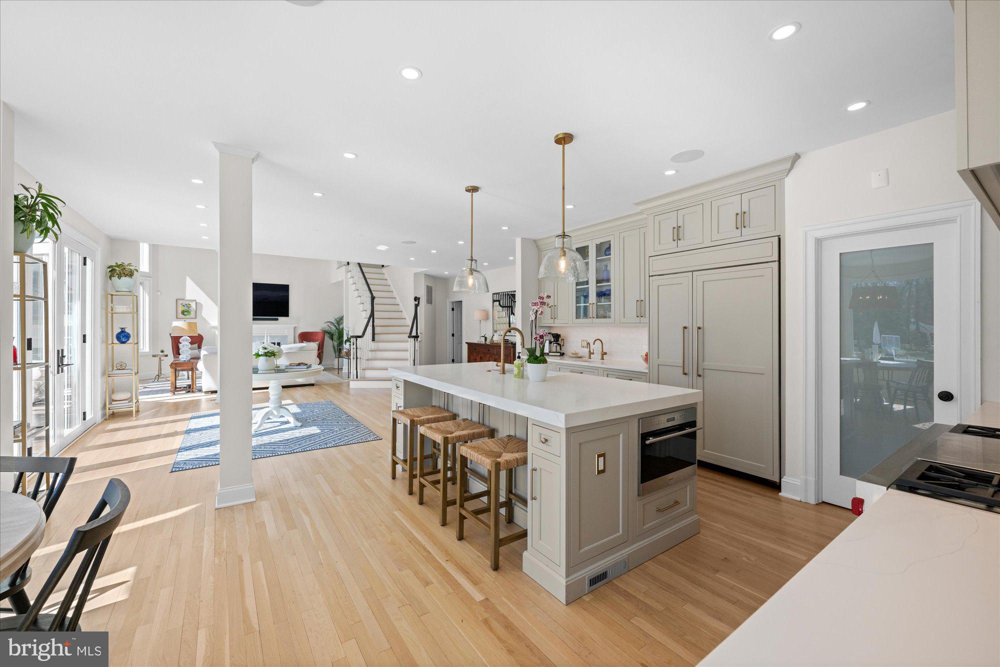 POTOMAC OUTSIDE - Residential